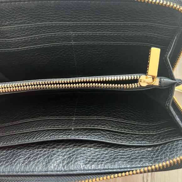 SOLD - Tory Burch Leather Zip Wallet - Picture 4 of 4